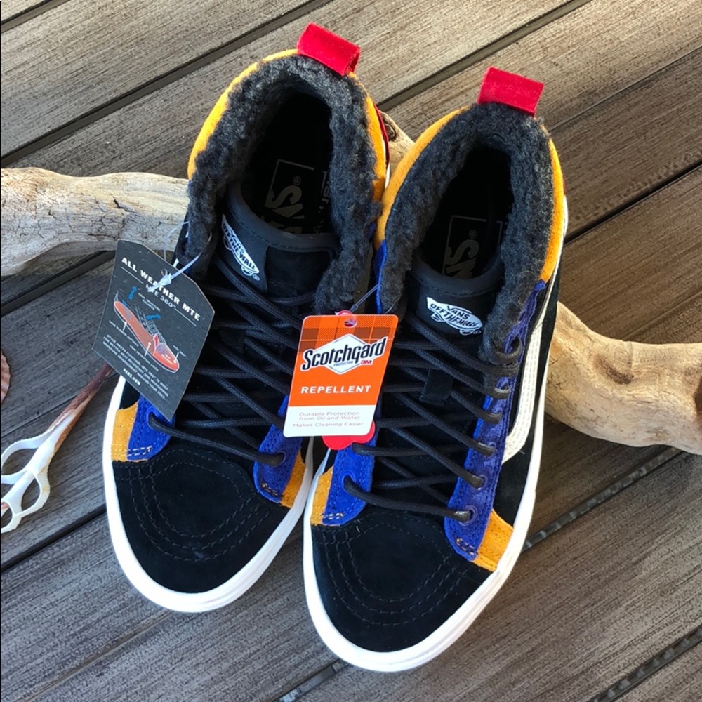 🌴🌼VANS- MOUNTAIN ALL WEATHER PROOF HIGH TOPS🌼🌴 - Picture 8 of 14